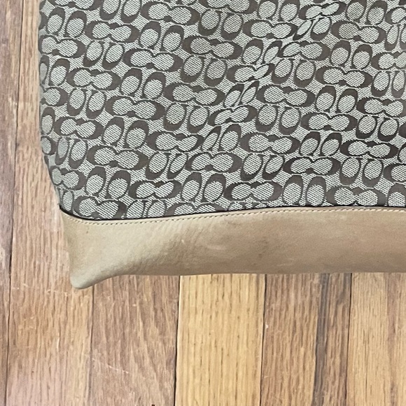 Coach Duffel F77115 Voyager Weekender Bag - Geometric Pattern & Leather Handles - Picture 5 of 9